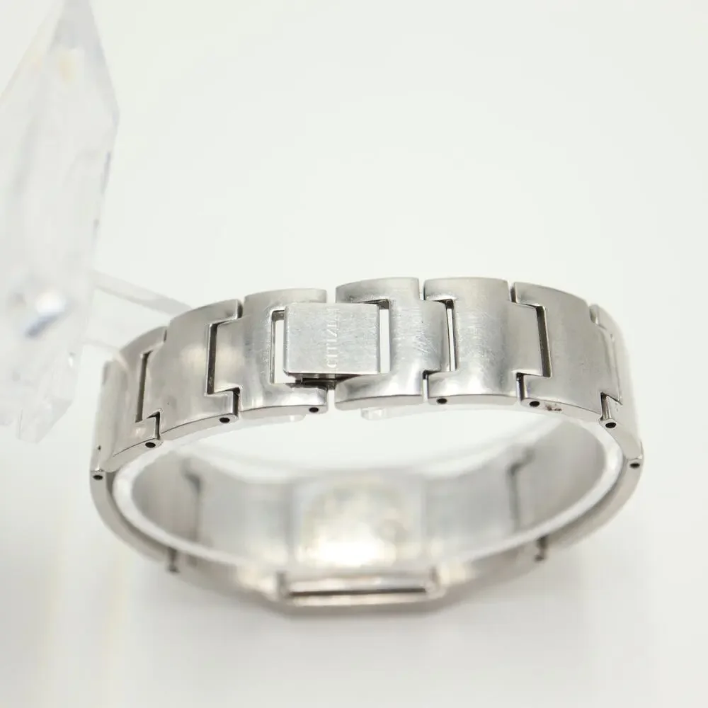 Vintage Citizen Womens Blue 19mm Diamond Tank Watch 5.75